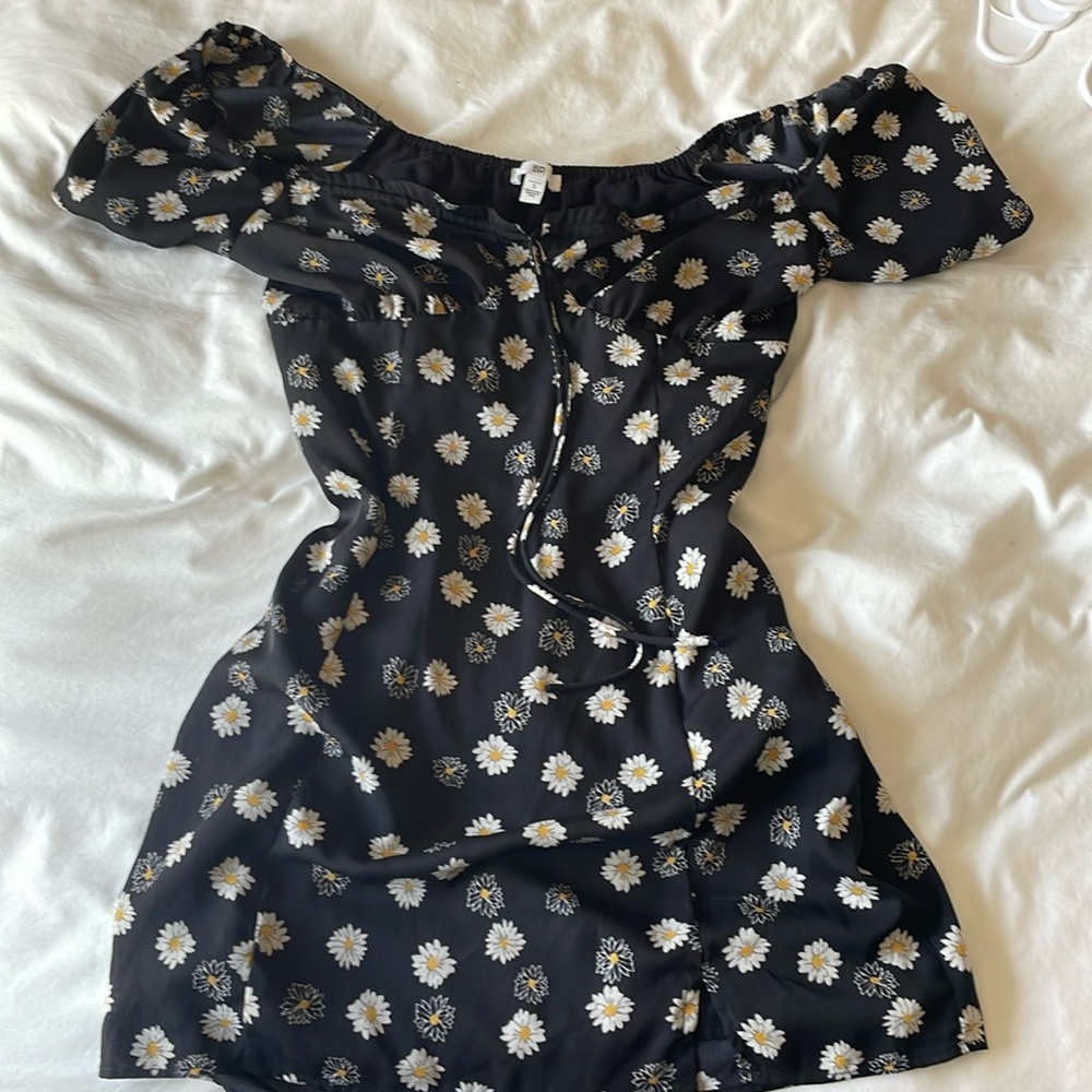 black daisy flower small women’s dress